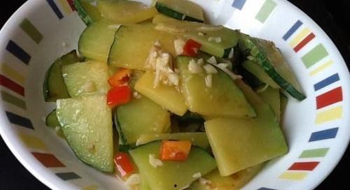 吃想瓜能长肉吗,吃西瓜真的能增肥吗?揭秘瓜果热量与体重关系